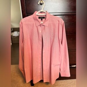 Men's large Banana Republic pink dress shirt. Non iron, slim fit.